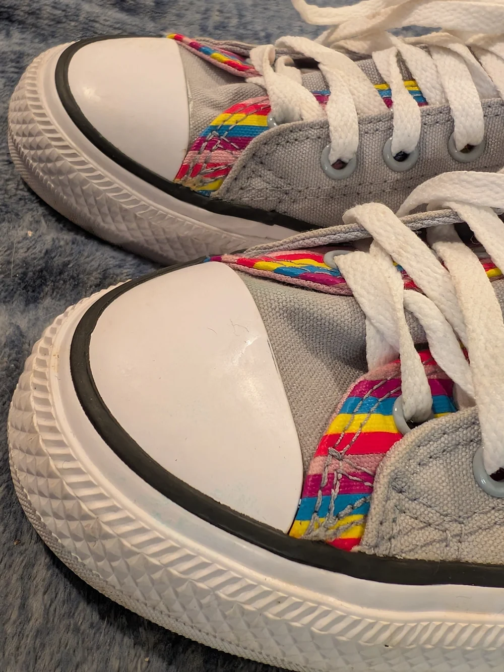 Converse Low Top Sneakers — Light Gray with Rainbow Trim
